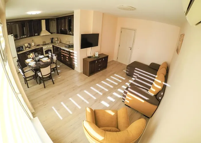 Grand Apartment Bogoridi - Top Center Near To Sea And Sea Garden